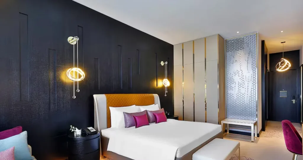 AlRayyan Hotel Doha, Curio Collection by Hilton